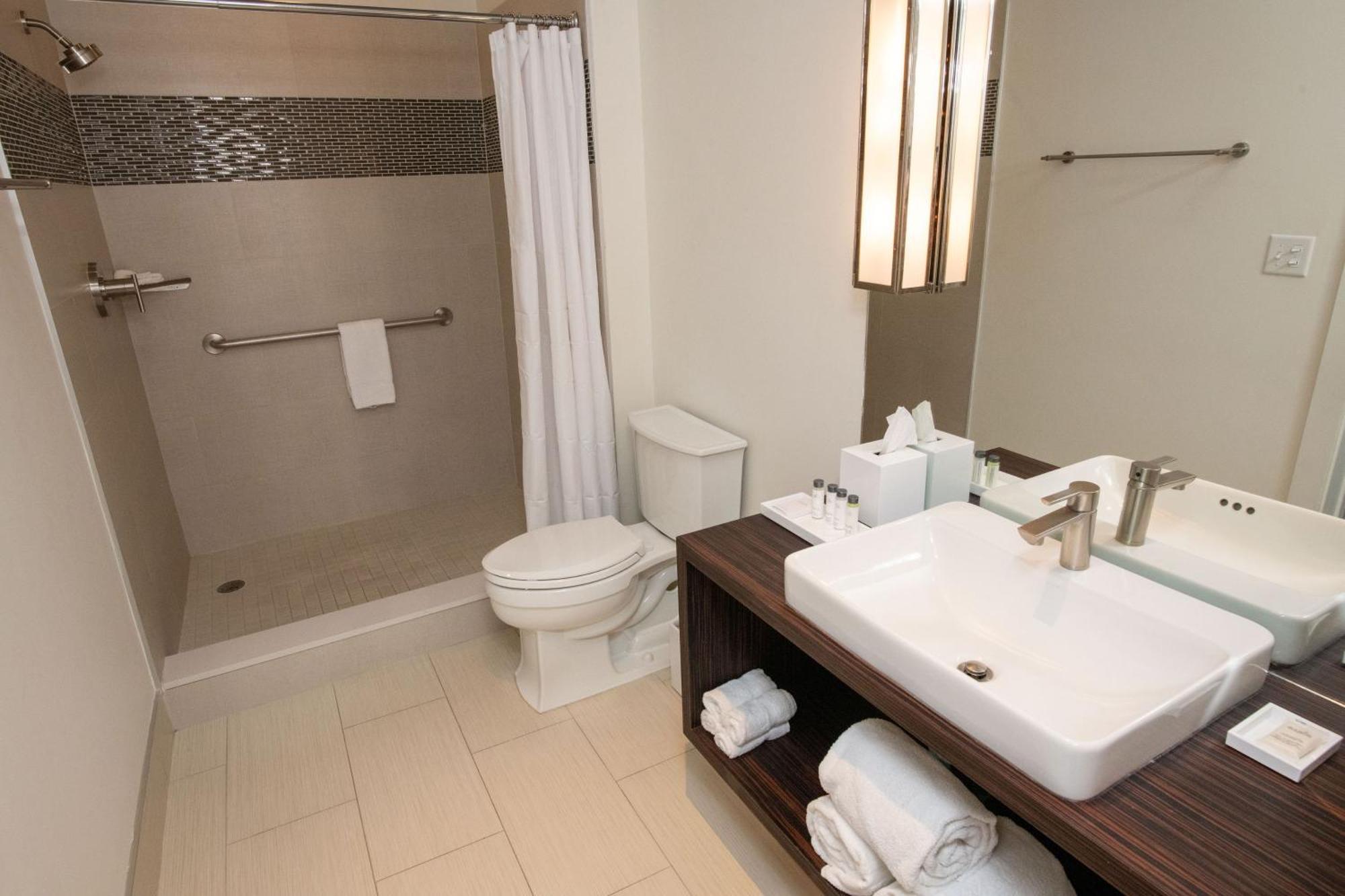 Deluxe King Room,1409362868:JPEG