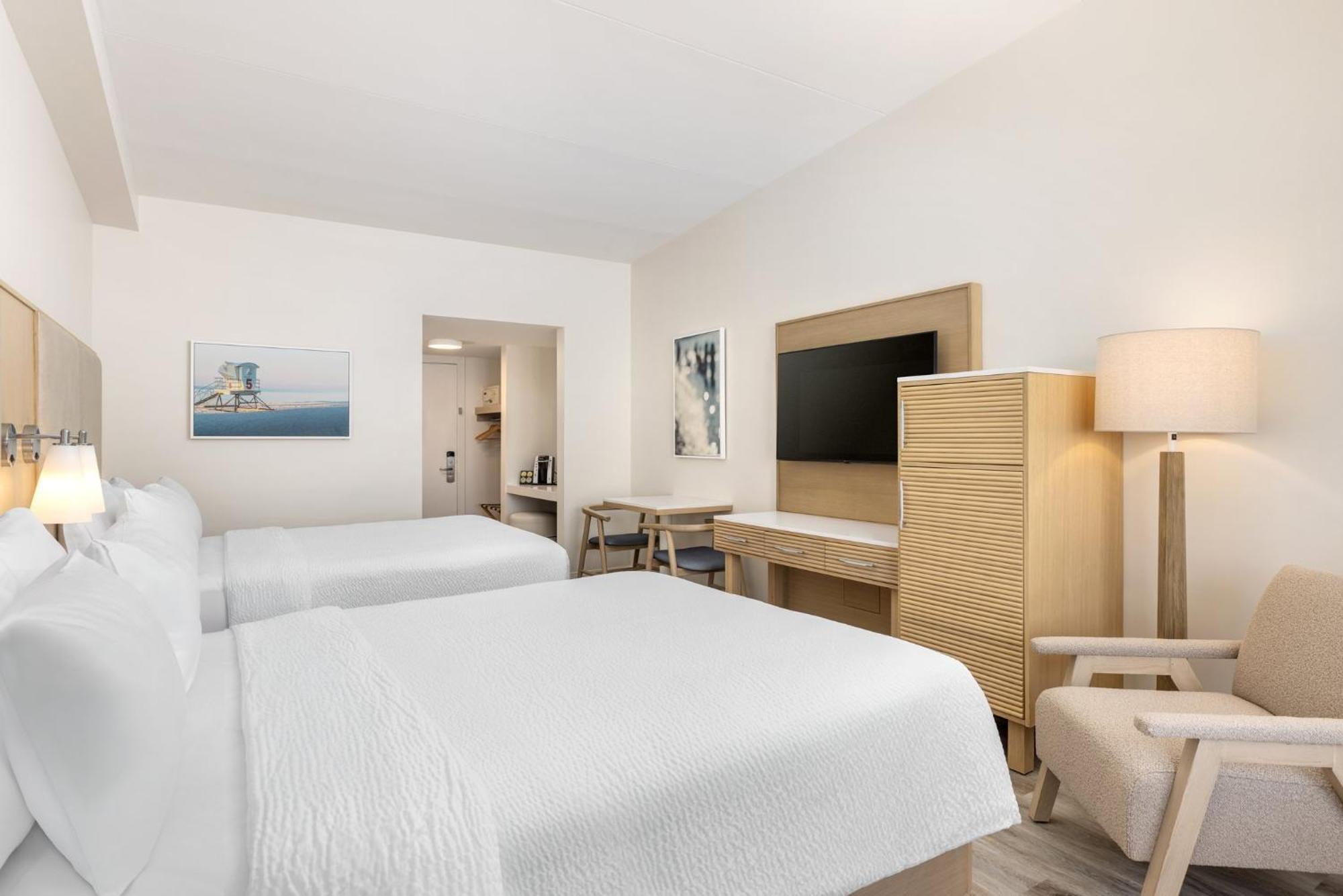 Standard Queen Room Two Queen Beds Tub Mobility or Communications Accessible