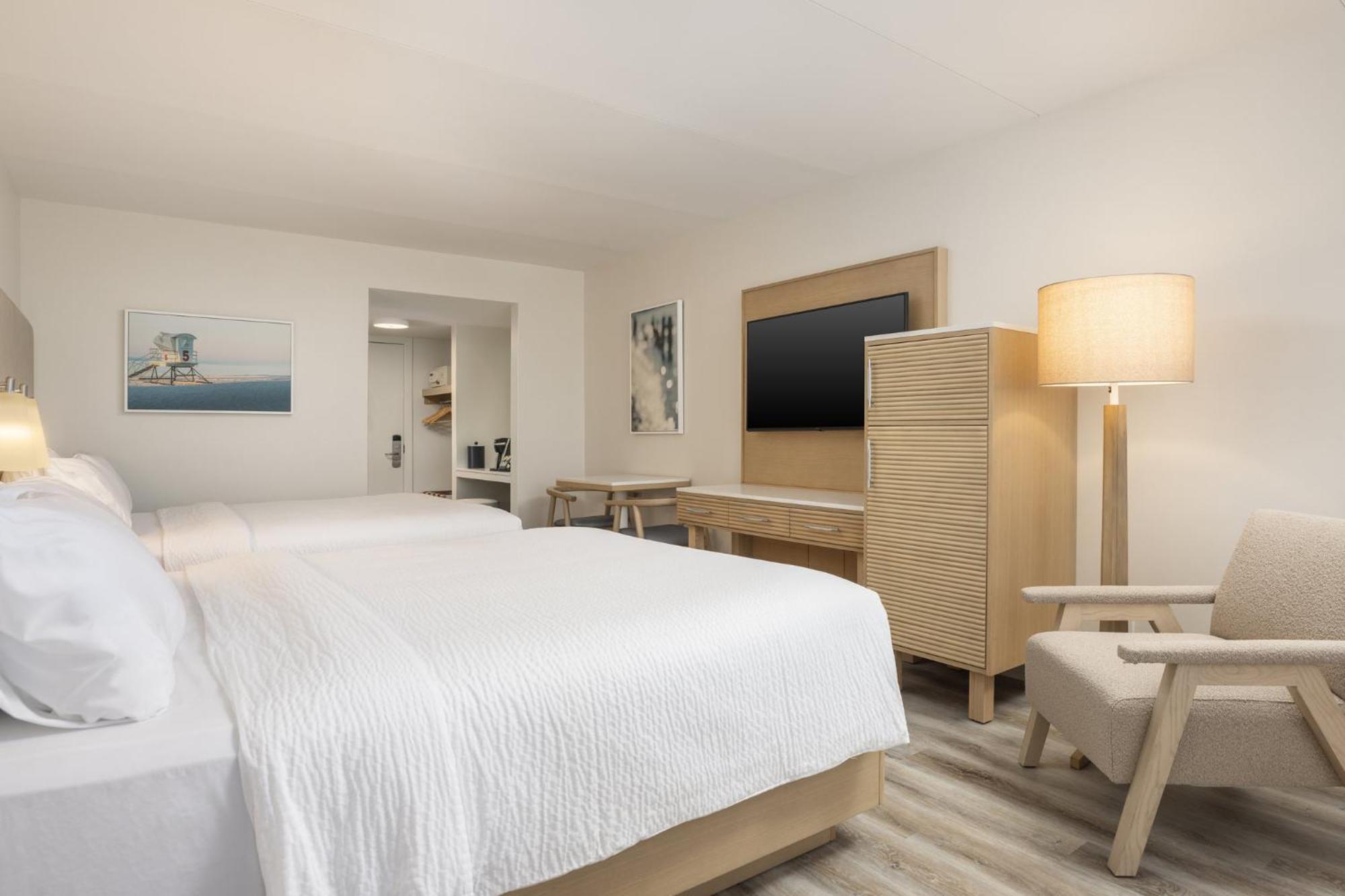 Standard Queen Room Two Queen Beds Tub Mobility or Communications Accessible