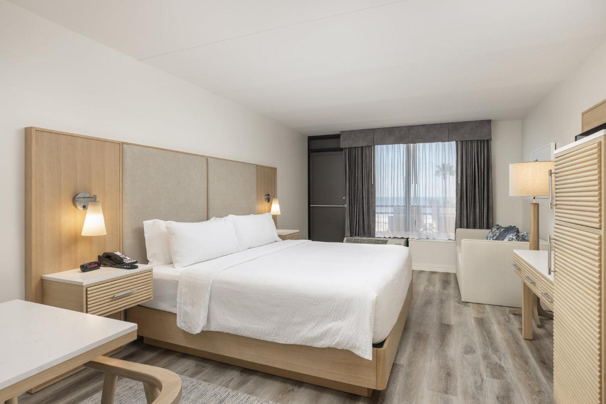 Standard King Room Ocean View