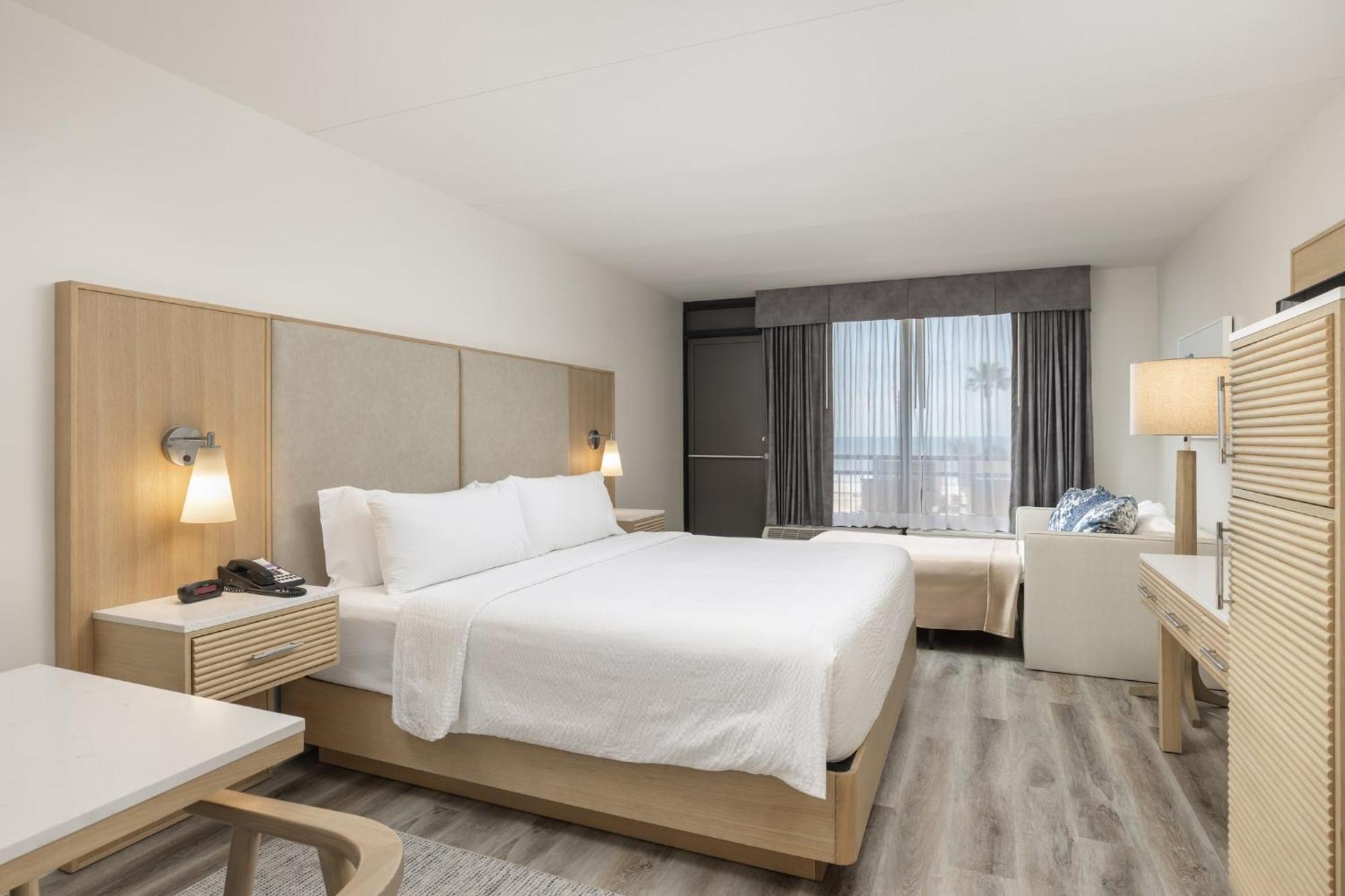 Standard King Room Ocean View